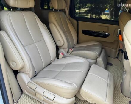 Белый Киа Карнивал, объемом двигателя 2.2 л и пробегом 145 тыс. км за 30490 $, фото 33 на Automoto.ua