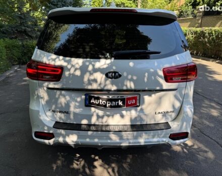 Белый Киа Карнивал, объемом двигателя 2.2 л и пробегом 145 тыс. км за 30490 $, фото 8 на Automoto.ua