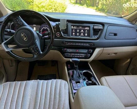 Белый Киа Карнивал, объемом двигателя 2.2 л и пробегом 145 тыс. км за 30490 $, фото 26 на Automoto.ua