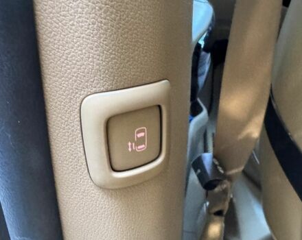 Белый Киа Карнивал, объемом двигателя 2.2 л и пробегом 145 тыс. км за 30490 $, фото 32 на Automoto.ua