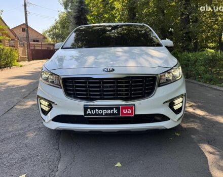 Белый Киа Карнивал, объемом двигателя 2.2 л и пробегом 145 тыс. км за 30490 $, фото 2 на Automoto.ua