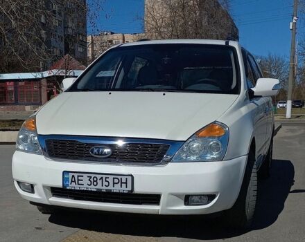 Білий Кіа Карнівал, об'ємом двигуна 2.2 л та пробігом 220 тис. км за 10490 $, фото 1 на Automoto.ua