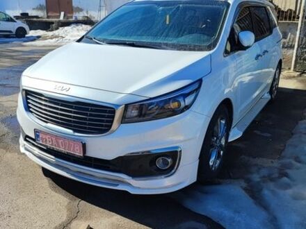 Белый Киа Карнивал, объемом двигателя 2.2 л и пробегом 160 тыс. км за 18850 $, фото 1 на Automoto.ua