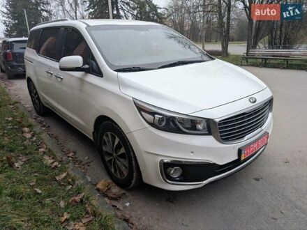 Белый Киа Карнивал, объемом двигателя 2.2 л и пробегом 211 тыс. км за 15900 $, фото 1 на Automoto.ua
