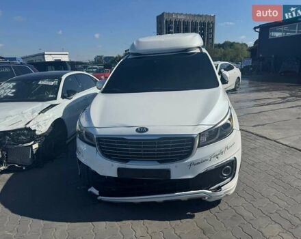 Белый Киа Карнивал, объемом двигателя 2.2 л и пробегом 150 тыс. км за 17500 $, фото 1 на Automoto.ua