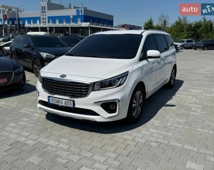 Белый Киа Карнивал, объемом двигателя 2.2 л и пробегом 71 тыс. км за 28900 $, фото 1 на Automoto.ua
