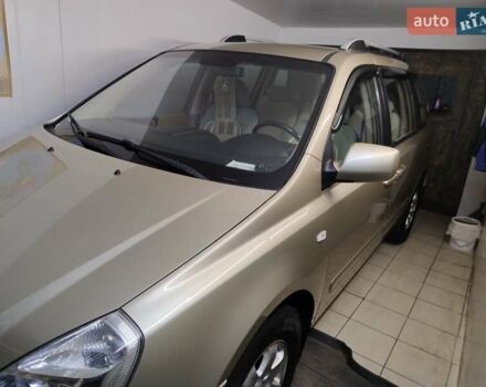 Бежевый Киа Карнивал, объемом двигателя 2.9 л и пробегом 90 тыс. км за 9100 $, фото 7 на Automoto.ua