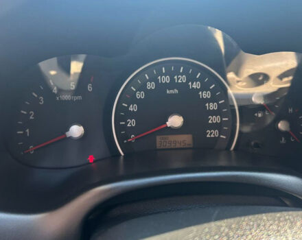 Киа Карнивал 2008 в Черновцах на Automoto.ua Бежевый Киа Карнивал, объемом двигателя 2.9 л и пробегом 308 тыс. км за 7500 $, фото 10 на Automoto.ua