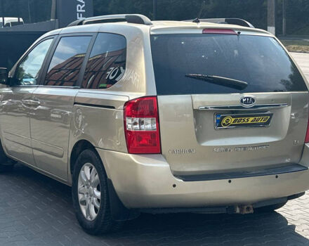 Киа Карнивал 2008 в Черновцах на Automoto.ua Бежевый Киа Карнивал, объемом двигателя 2.9 л и пробегом 308 тыс. км за 7500 $, фото 3 на Automoto.ua