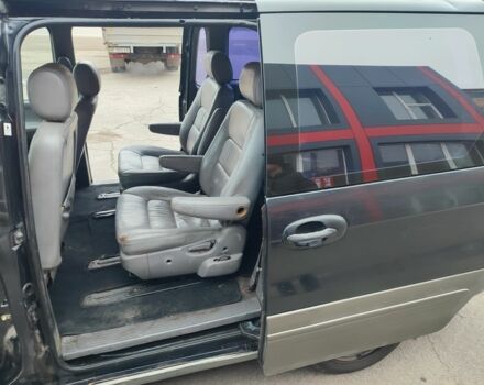 Черный Киа Карнивал, объемом двигателя 2.9 л и пробегом 260 тыс. км за 1500 $, фото 7 на Automoto.ua