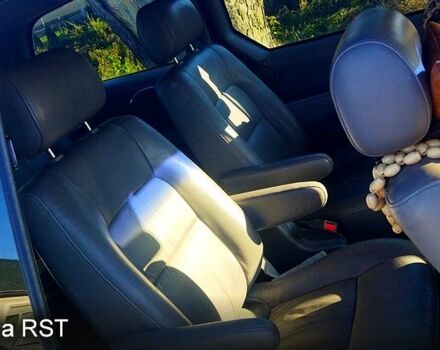 Чорний Кіа Карнівал, об'ємом двигуна 2.9 л та пробігом 0 тис. км за 3500 $, фото 5 на Automoto.ua