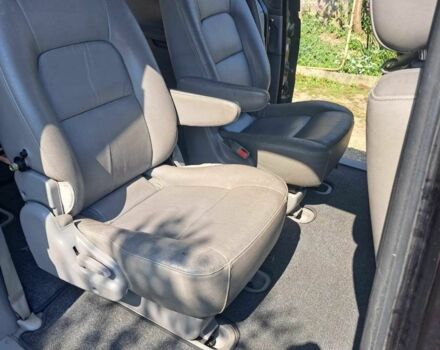 Черный Киа Карнивал, объемом двигателя 2.9 л и пробегом 300 тыс. км за 4600 $, фото 7 на Automoto.ua