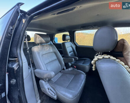 Черный Киа Карнивал, объемом двигателя 2.9 л и пробегом 245 тыс. км за 3250 $, фото 9 на Automoto.ua