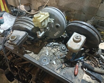 Чорний Кіа Карнівал, об'ємом двигуна 0 л та пробігом 50 тис. км за 478 $, фото 8 на Automoto.ua