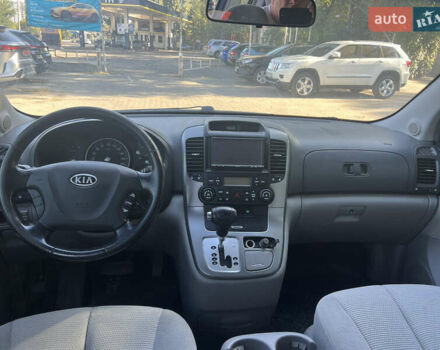 Киа Карнивал 2007 в Днепре (Днепропетровске) на Automoto.ua Черный Киа Карнивал, объемом двигателя 2.9 л и пробегом 290 тыс. км за 4800 $, фото 11 на Automoto.ua