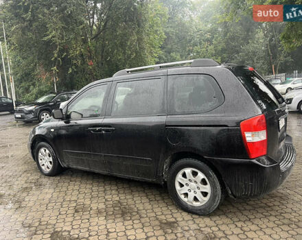 Киа Карнивал 2007 в Днепре (Днепропетровске) на Automoto.ua Черный Киа Карнивал, объемом двигателя 2.9 л и пробегом 290 тыс. км за 4800 $, фото 2 на Automoto.ua
