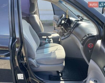 Черный Киа Карнивал, объемом двигателя 2.9 л и пробегом 223 тыс. км за 6300 $, фото 20 на Automoto.ua