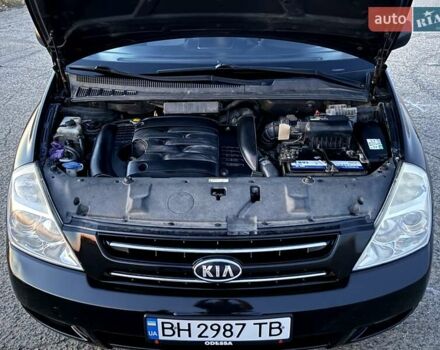 Черный Киа Карнивал, объемом двигателя 2.9 л и пробегом 292 тыс. км за 7300 $, фото 24 на Automoto.ua