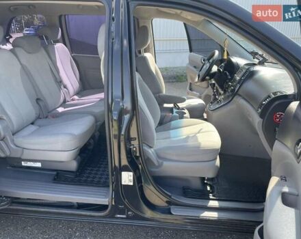 Черный Киа Карнивал, объемом двигателя 2.9 л и пробегом 223 тыс. км за 6300 $, фото 22 на Automoto.ua