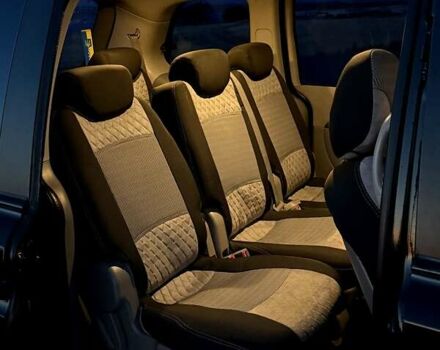 Черный Киа Карнивал, объемом двигателя 2.9 л и пробегом 292 тыс. км за 7300 $, фото 21 на Automoto.ua