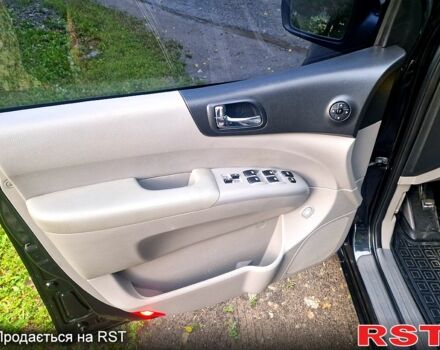 Черный Киа Карнивал, объемом двигателя 2.7 л и пробегом 215 тыс. км за 6500 $, фото 8 на Automoto.ua