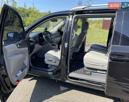 Черный Киа Карнивал, объемом двигателя 2.9 л и пробегом 223 тыс. км за 6300 $, фото 30 на Automoto.ua