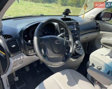 Черный Киа Карнивал, объемом двигателя 2.9 л и пробегом 223 тыс. км за 6300 $, фото 17 на Automoto.ua