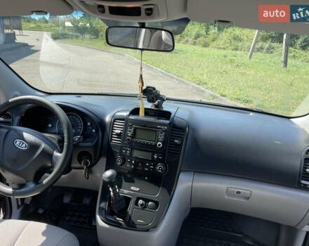 Черный Киа Карнивал, объемом двигателя 2.9 л и пробегом 223 тыс. км за 6300 $, фото 23 на Automoto.ua