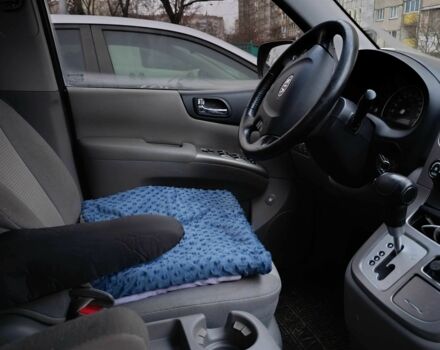 Черный Киа Карнивал, объемом двигателя 2.9 л и пробегом 174 тыс. км за 8774 $, фото 5 на Automoto.ua