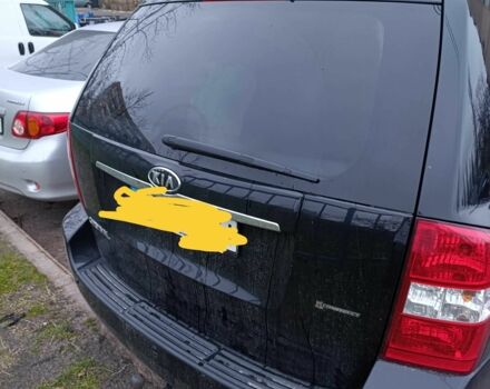 Черный Киа Карнивал, объемом двигателя 2.9 л и пробегом 174 тыс. км за 8774 $, фото 2 на Automoto.ua