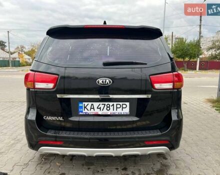 Черный Киа Карнивал, объемом двигателя 2.2 л и пробегом 215 тыс. км за 21700 $, фото 4 на Automoto.ua