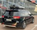 Черный Киа Карнивал, объемом двигателя 2.2 л и пробегом 295 тыс. км за 15900 $, фото 3 на Automoto.ua