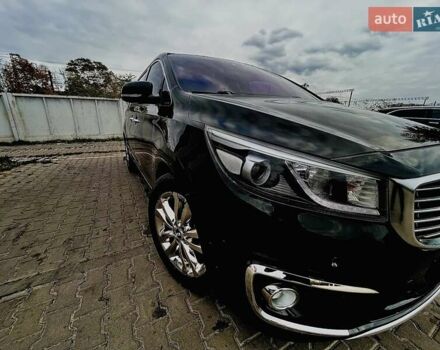 Черный Киа Карнивал, объемом двигателя 2.2 л и пробегом 215 тыс. км за 21700 $, фото 1 на Automoto.ua