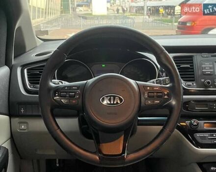 Черный Киа Карнивал, объемом двигателя 2.2 л и пробегом 295 тыс. км за 15900 $, фото 17 на Automoto.ua