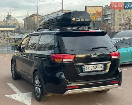 Черный Киа Карнивал, объемом двигателя 2.2 л и пробегом 295 тыс. км за 15900 $, фото 4 на Automoto.ua
