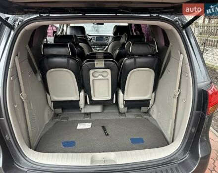 Черный Киа Карнивал, объемом двигателя 2.2 л и пробегом 127 тыс. км за 17999 $, фото 29 на Automoto.ua