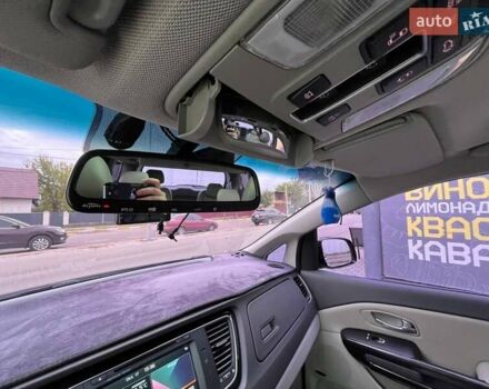 Черный Киа Карнивал, объемом двигателя 2.2 л и пробегом 215 тыс. км за 21700 $, фото 28 на Automoto.ua