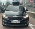Черный Киа Карнивал, объемом двигателя 2.2 л и пробегом 295 тыс. км за 15900 $, фото 2 на Automoto.ua