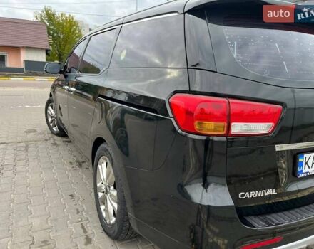 Черный Киа Карнивал, объемом двигателя 2.2 л и пробегом 215 тыс. км за 21700 $, фото 10 на Automoto.ua