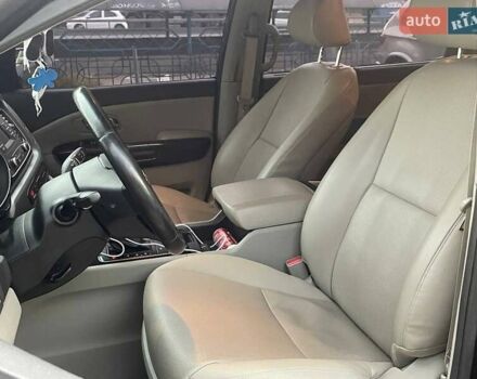 Черный Киа Карнивал, объемом двигателя 2.2 л и пробегом 295 тыс. км за 15900 $, фото 7 на Automoto.ua