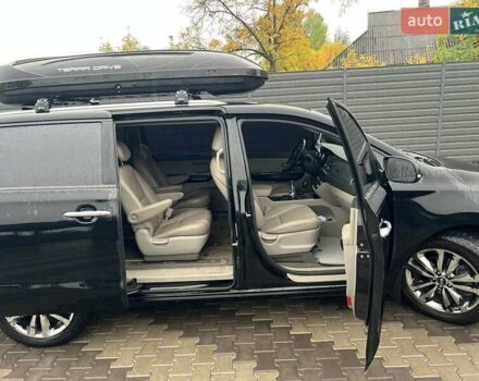 Киа Карнивал 2014 в Киеве на Automoto.ua Черный Киа Карнивал, объемом двигателя 2.2 л и пробегом 290 тыс. км за 18500 $, фото 8 на Automoto.ua