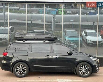 Черный Киа Карнивал, объемом двигателя 2.2 л и пробегом 295 тыс. км за 15900 $, фото 6 на Automoto.ua
