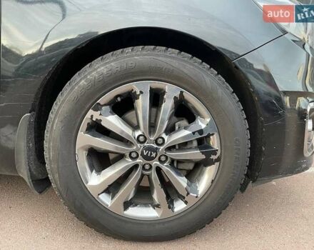 Черный Киа Карнивал, объемом двигателя 2.2 л и пробегом 295 тыс. км за 15900 $, фото 16 на Automoto.ua