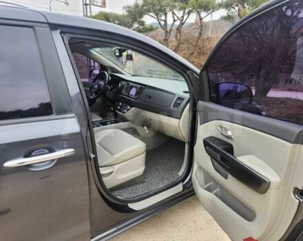 Чорний Кіа Карнівал, об'ємом двигуна 2.2 л та пробігом 149 тис. км за 10300 $, фото 13 на Automoto.ua