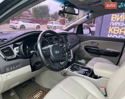 Черный Киа Карнивал, объемом двигателя 2.2 л и пробегом 215 тыс. км за 22900 $, фото 51 на Automoto.ua