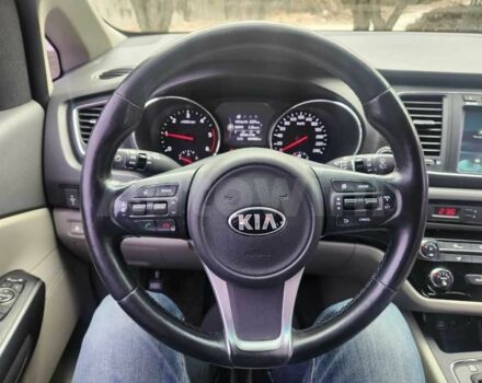 Чорний Кіа Карнівал, об'ємом двигуна 2.2 л та пробігом 149 тис. км за 10300 $, фото 10 на Automoto.ua