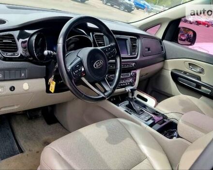 Черный Киа Карнивал, объемом двигателя 2.2 л и пробегом 250 тыс. км за 23550 $, фото 32 на Automoto.ua