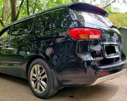 Черный Киа Карнивал, объемом двигателя 2.2 л и пробегом 250 тыс. км за 23550 $, фото 18 на Automoto.ua