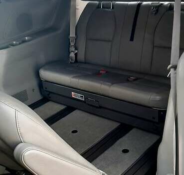 Черный Киа Карнивал, объемом двигателя 2.2 л и пробегом 250 тыс. км за 23550 $, фото 37 на Automoto.ua