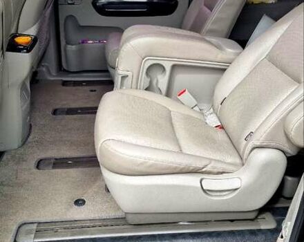 Черный Киа Карнивал, объемом двигателя 2.2 л и пробегом 250 тыс. км за 23550 $, фото 29 на Automoto.ua